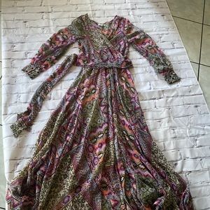Spy Zone Exchange floral maxi dress size M
